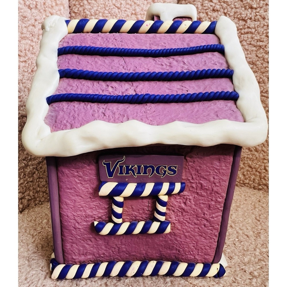 NFL Forever Collectibles Gingerbread House Minessota Vikings